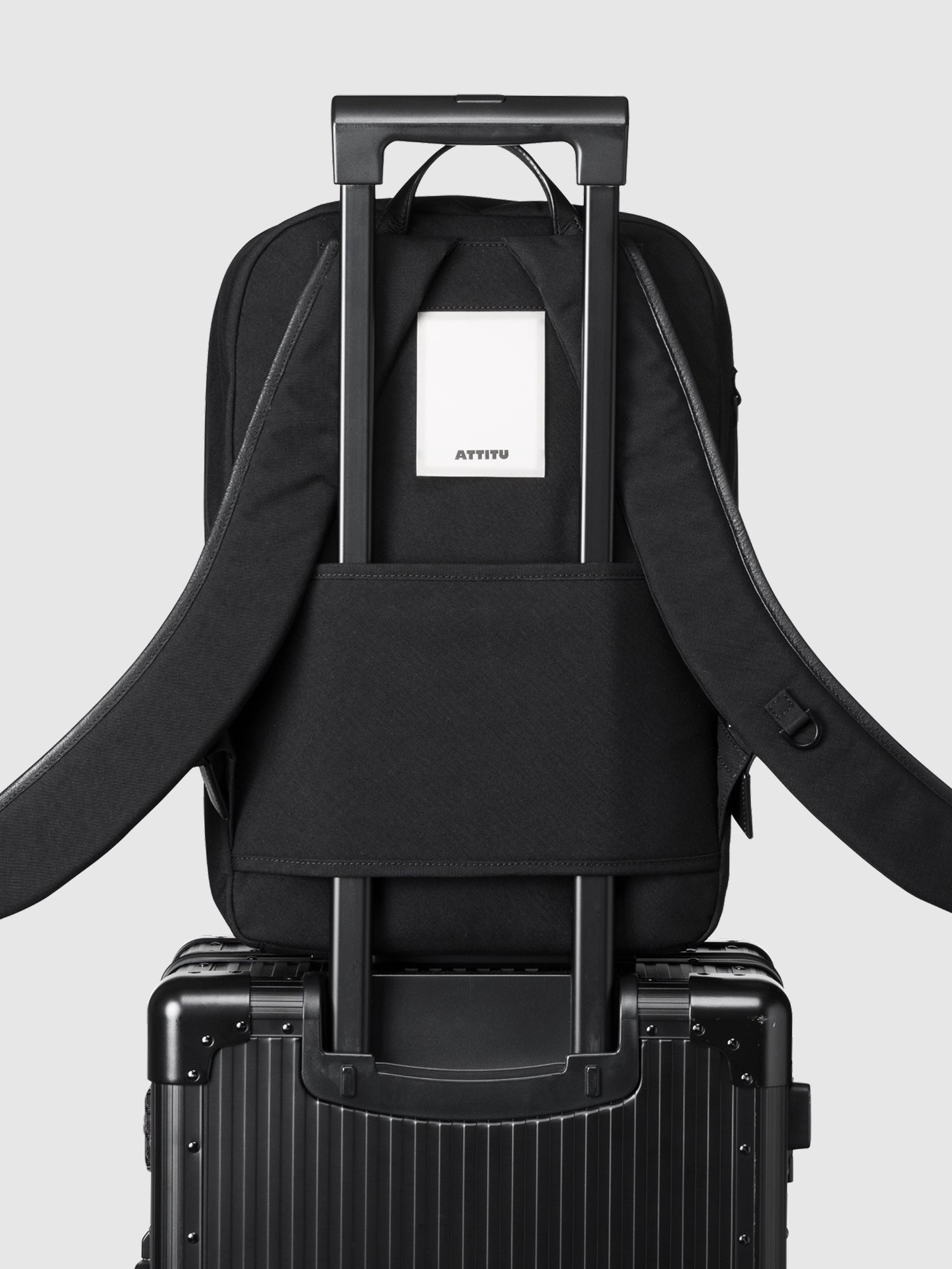 CORDURA®×レザー コンビスリムバックパック