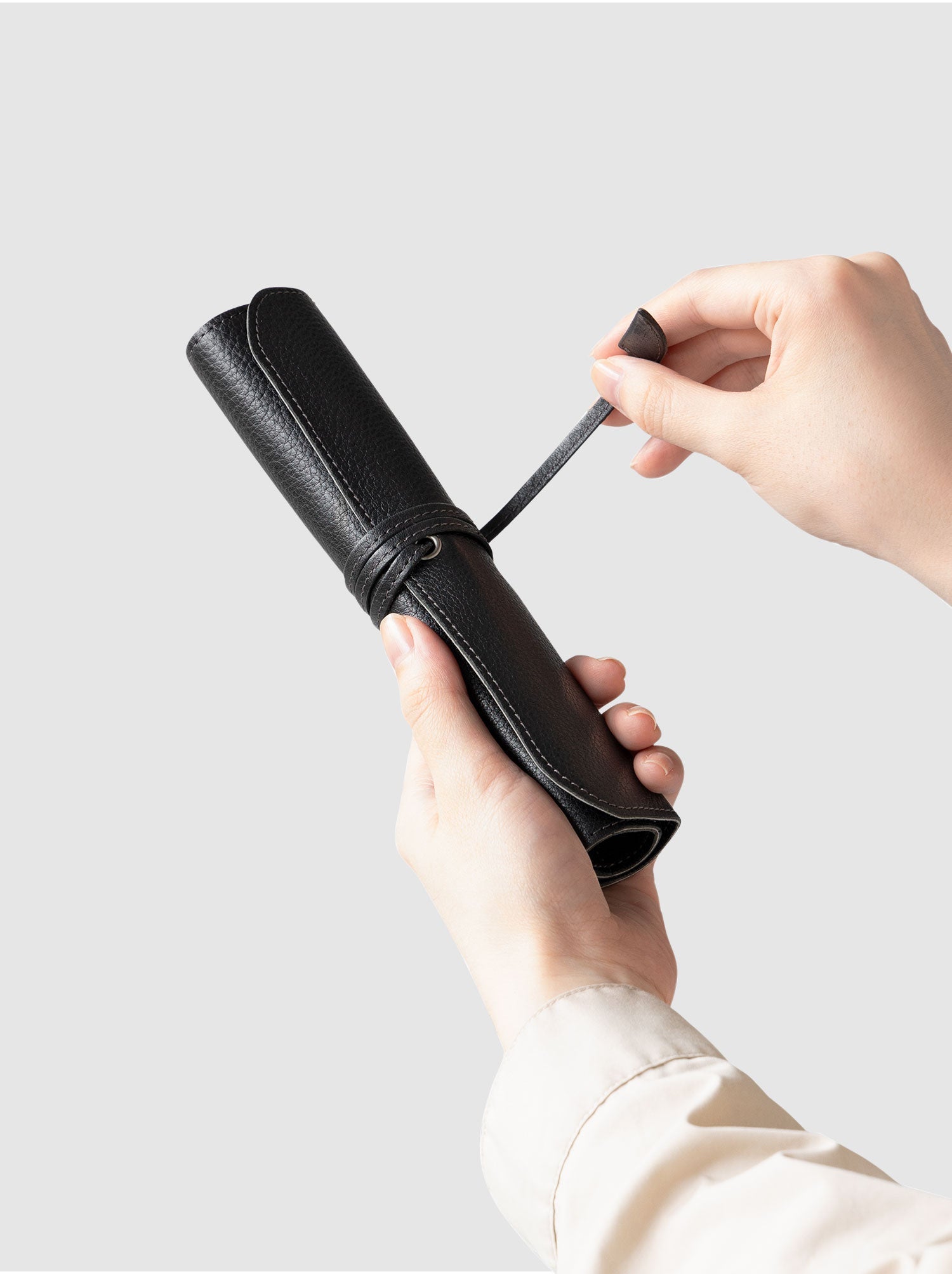 【数量限定色】トーンオイルヌメ ロールペンケース