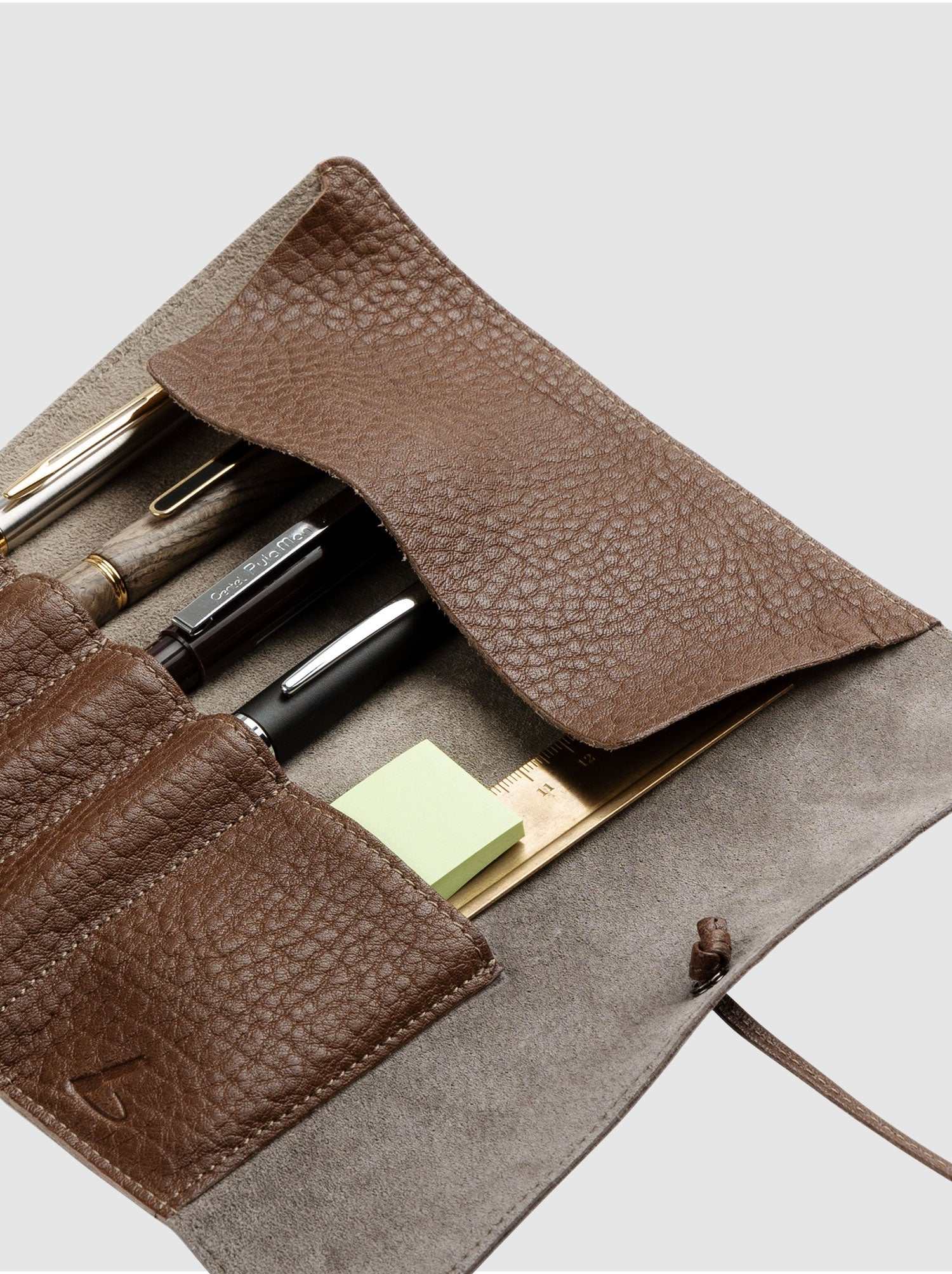 【数量限定色】トーンオイルヌメ ロールペンケース