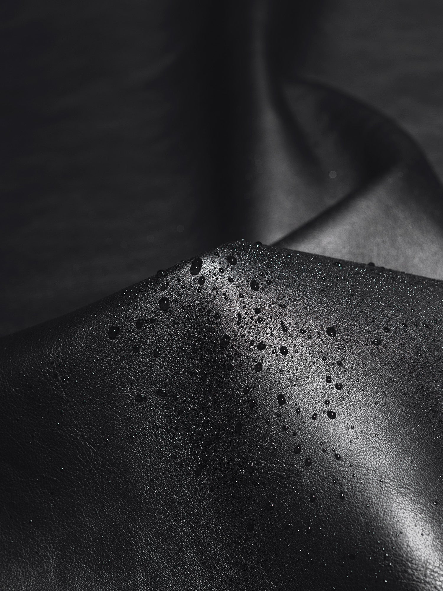 ヴァイノ ミディアムスクエアバックパック(防水革)