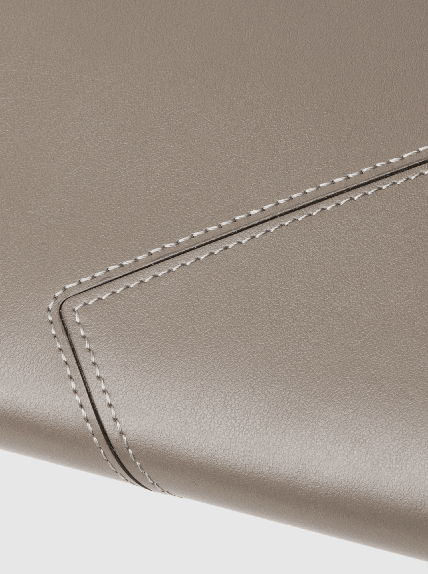 【数量限定色】Tレティ マルチジップウォレット