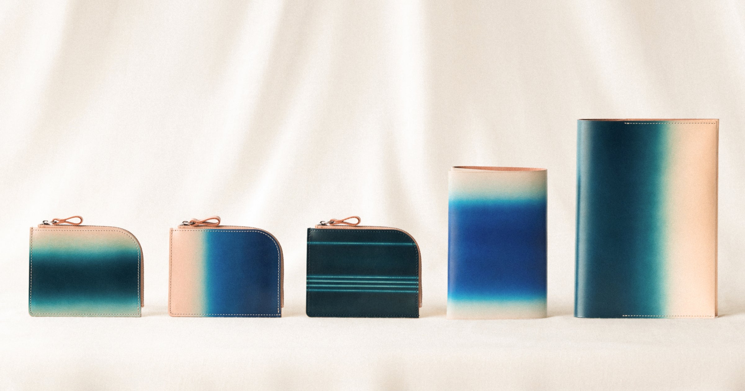 揺らぎが生む、奥ゆかしい青の世界