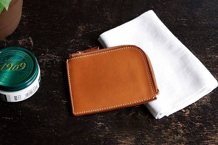 革のメンテナンス 01. 基本のオイルケア