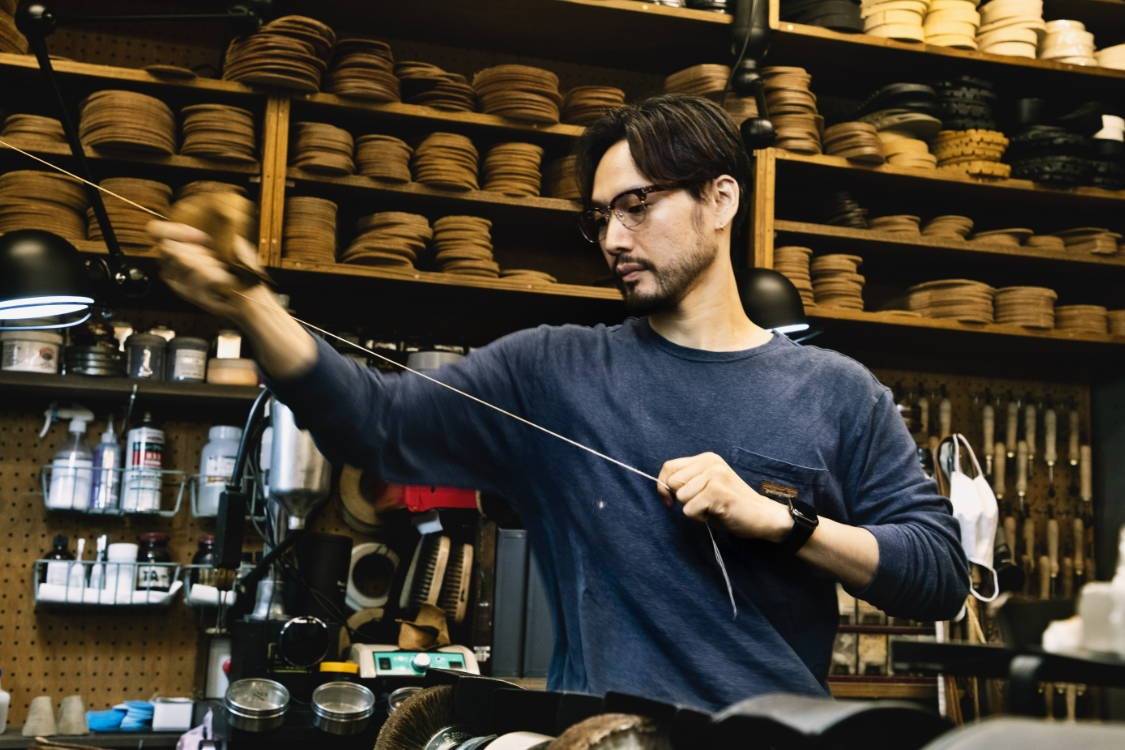 靴の修理を通じて届ける、 「時を超えて愛されるもの」。