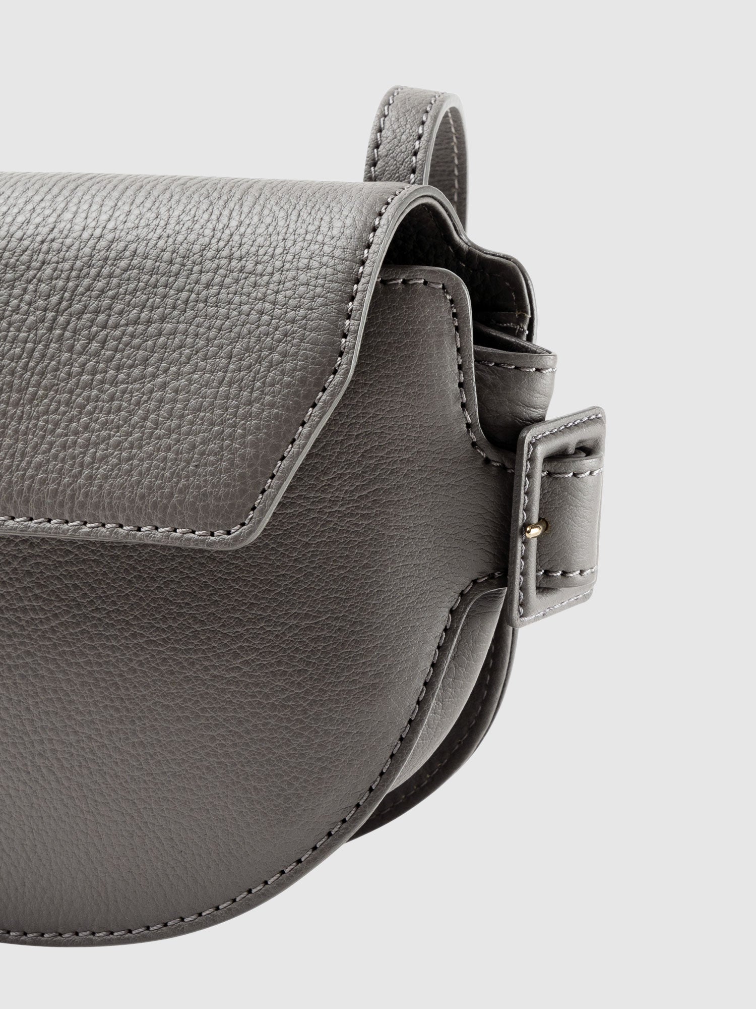 【数量限定色】ガゼットコード フラップミニショルダー