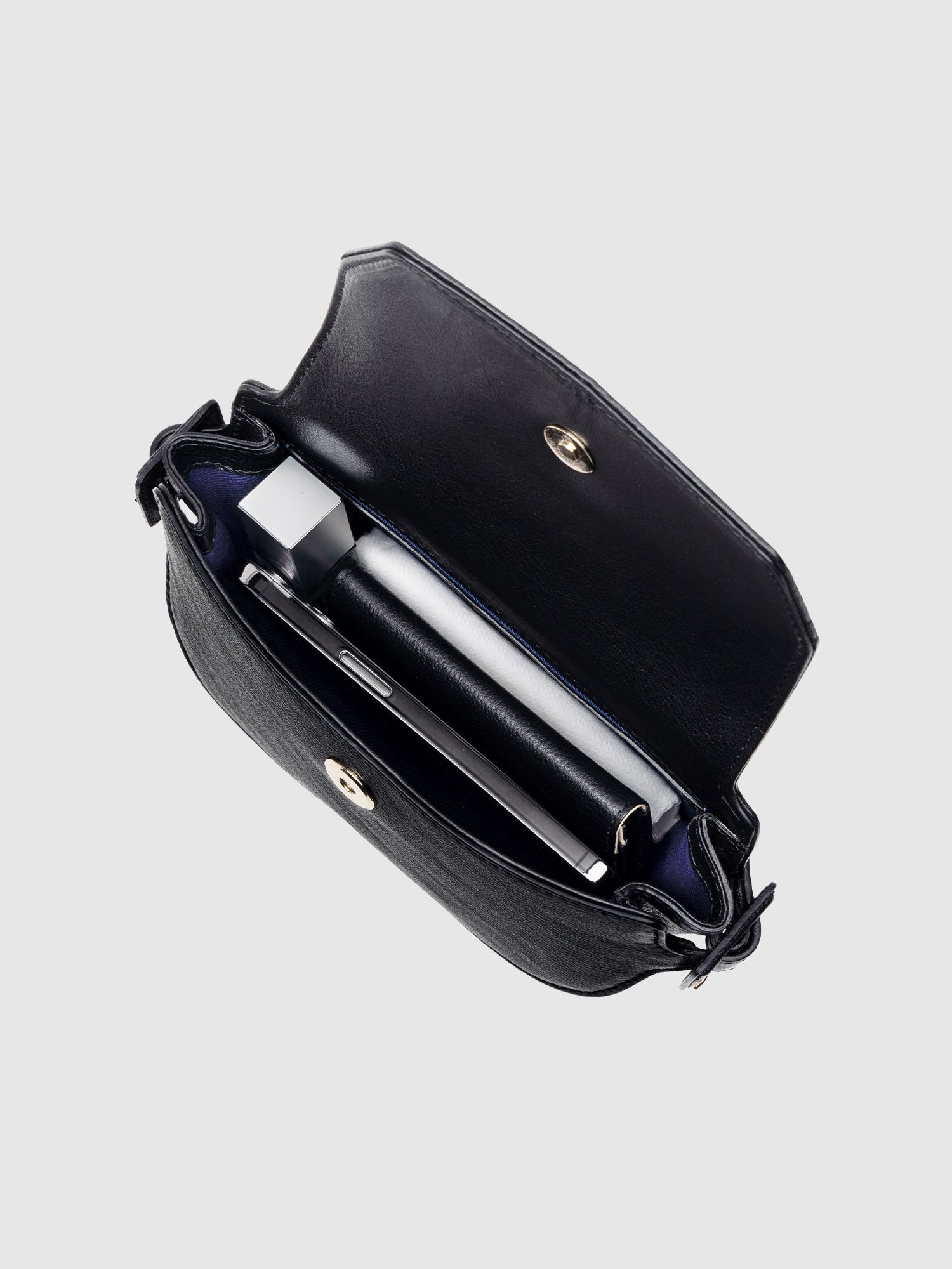 【数量限定色】ガゼットコード フラップミニショルダー