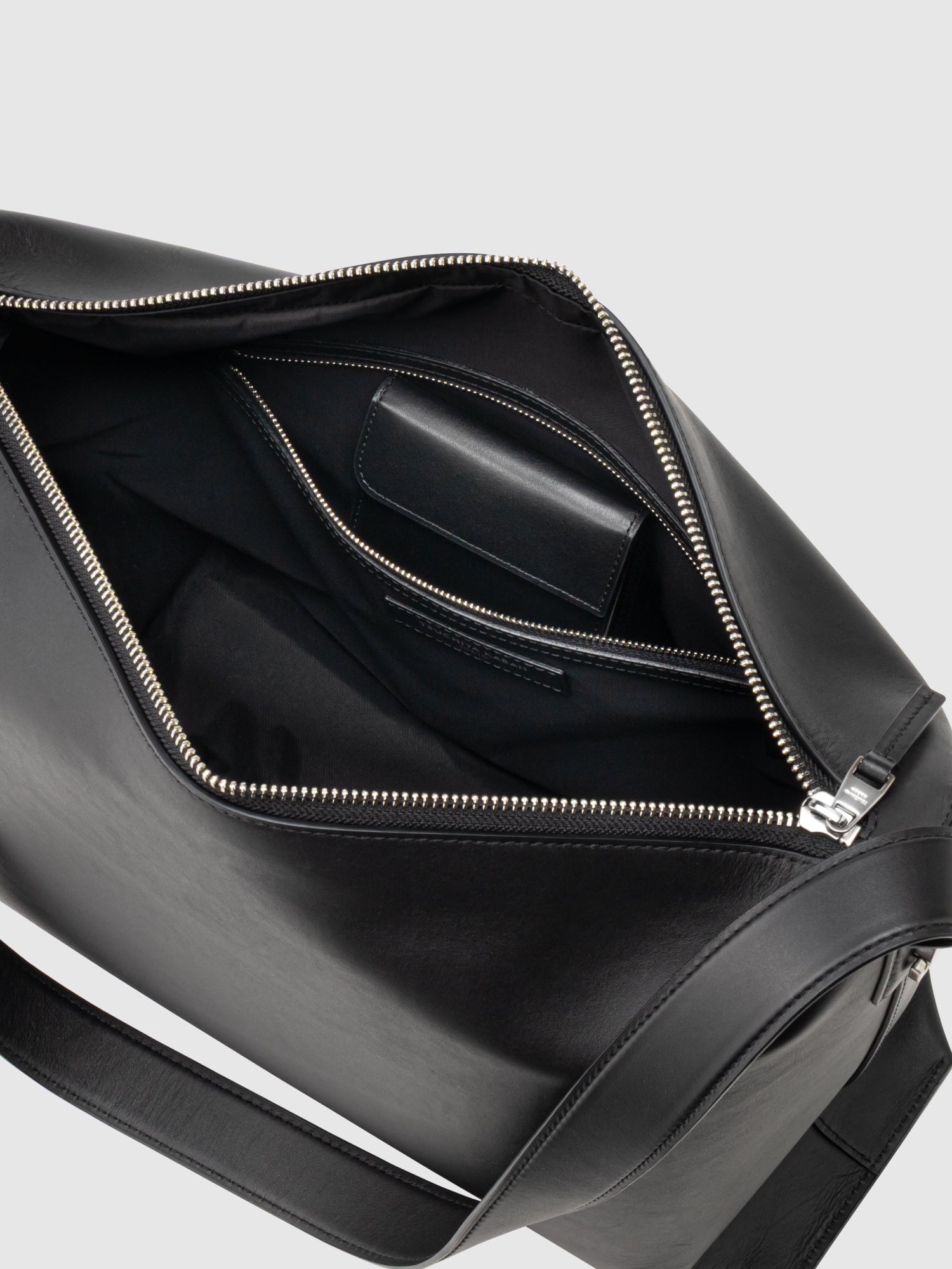 【新発売】ストレイヴン  ラージショルダー