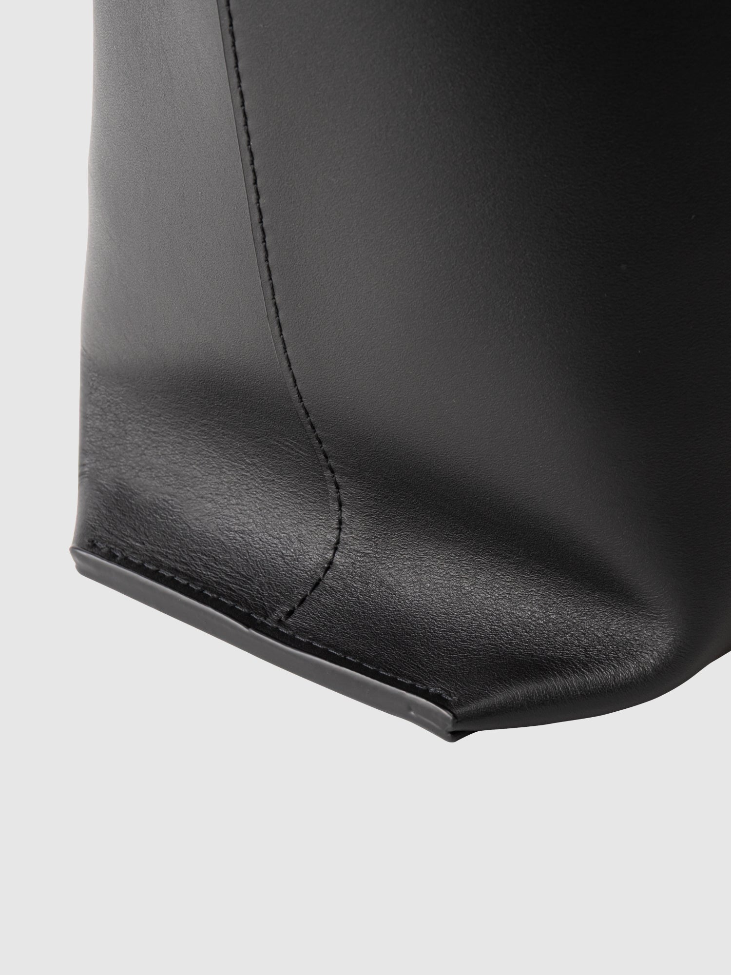 【新発売】ストレイヴン  ラージショルダー