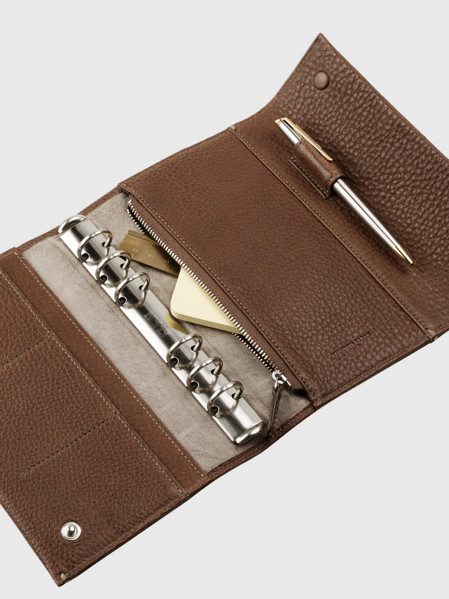 トーンオイルヌメ マルチポケットバイブル手帳